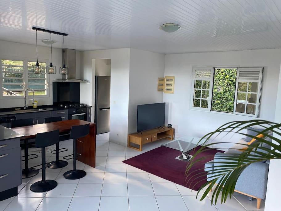 Les Terrasses De Maelle - Jolie Villa F4 Vue Mer Riviere-Salee Екстериор снимка